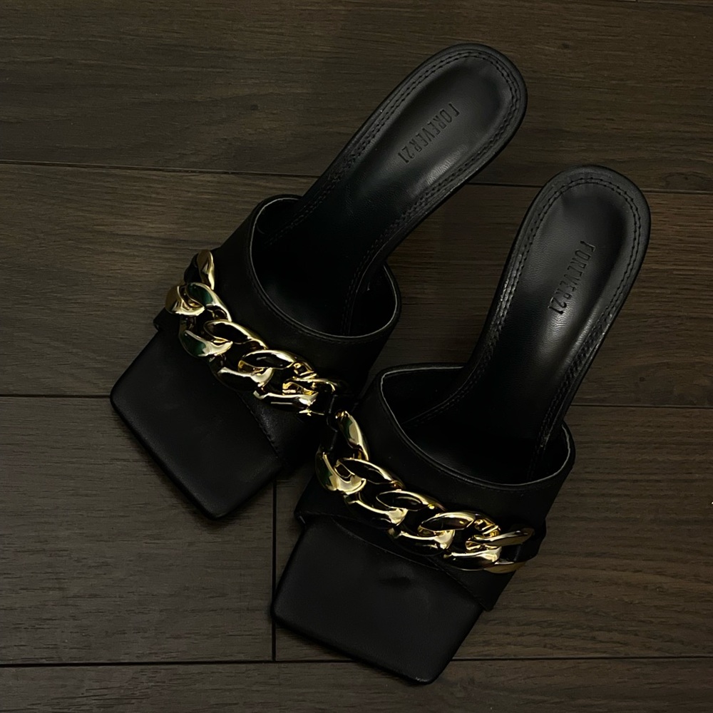 Black Gold chain Heel